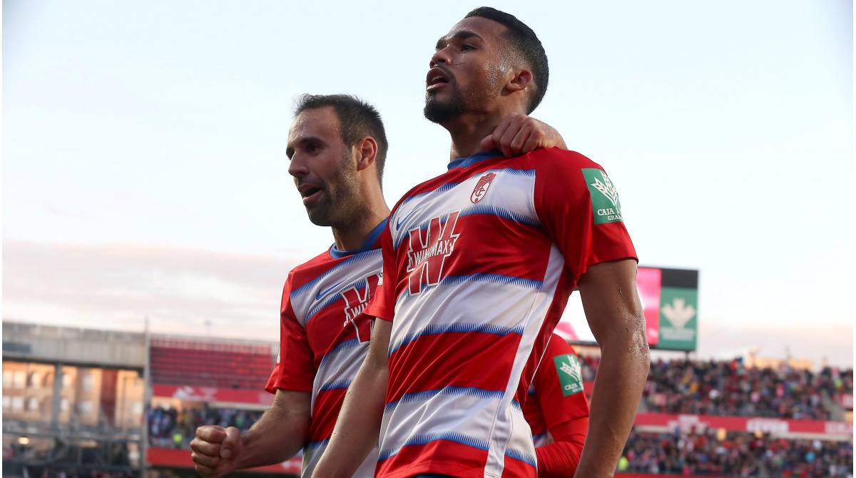 Los goles de Herrera y Suárez en Chipre mantienen primero al Granada CF