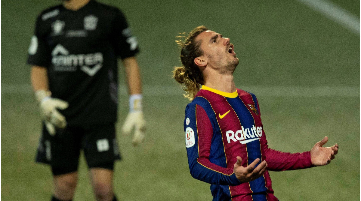 El FC Barcelona se salva en la prórroga de caer eliminado en Copa (0-2)