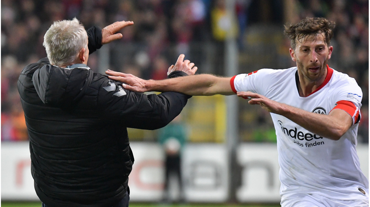 Abraham del Eintracht, suspendido siete semanas por agredir a entrenador rival