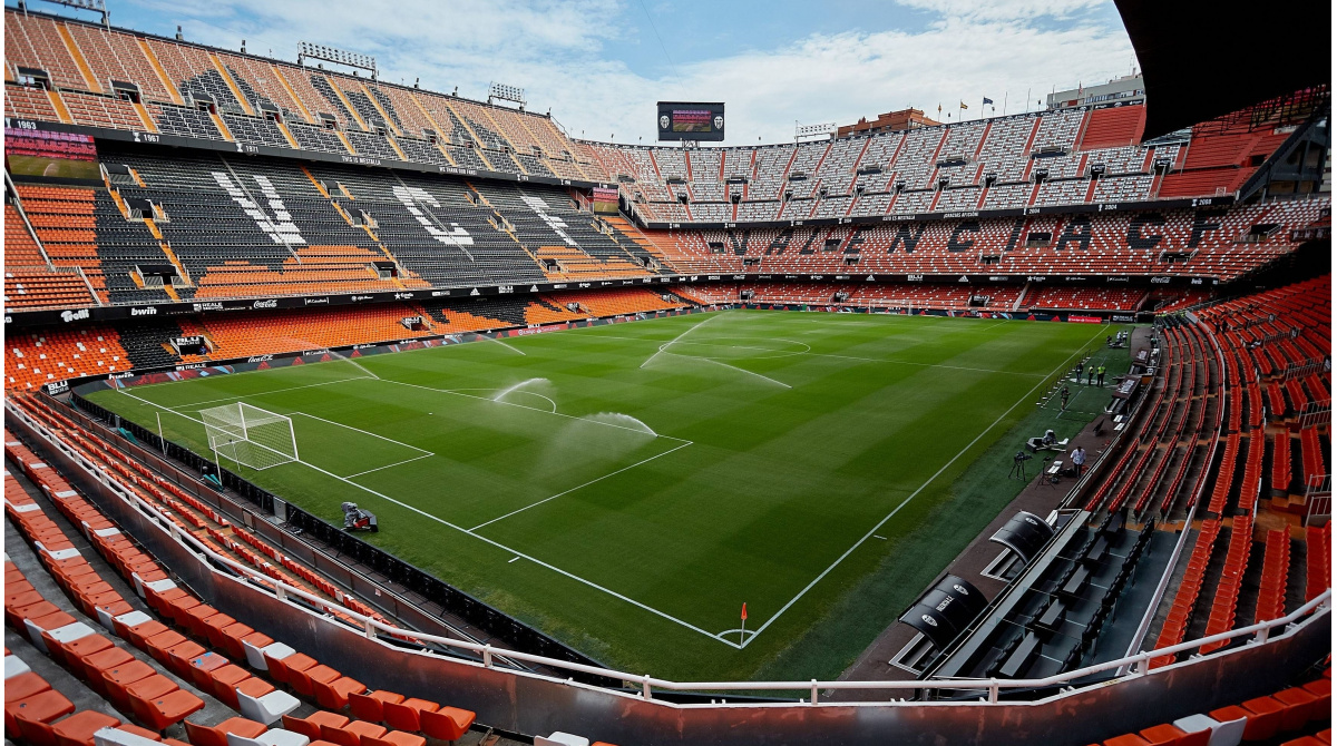 El presidente del Valencia CF niega que el club de LaLiga esté en venta