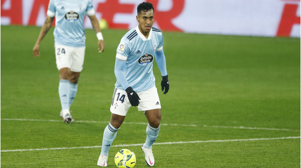 El volante del Celta Tapia es el futbolista peruano más valioso del momento