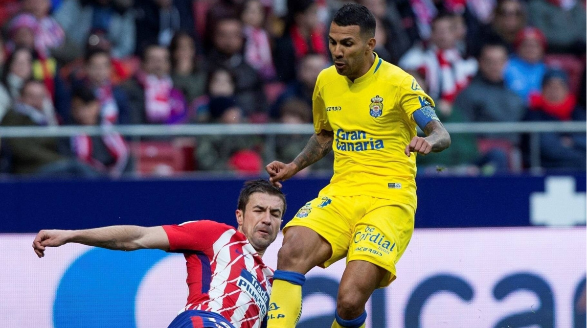 UD Las Palmas gets Jonathan Viera on loan from Beijing Guoan and handles offers for Pedri.