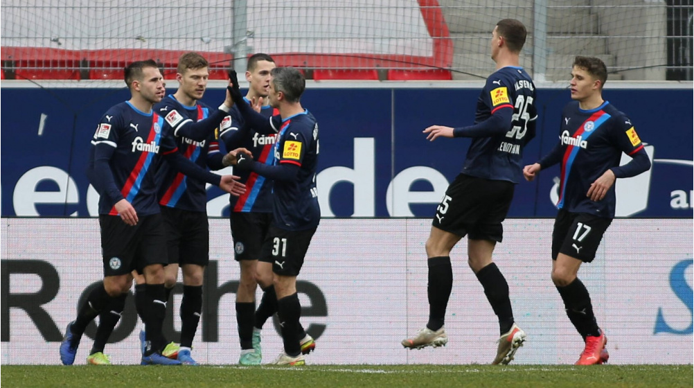 Holstein Kiel holt nach Rückstand Sieg in Regensburg – Remis bei 96 gegen Dresden 