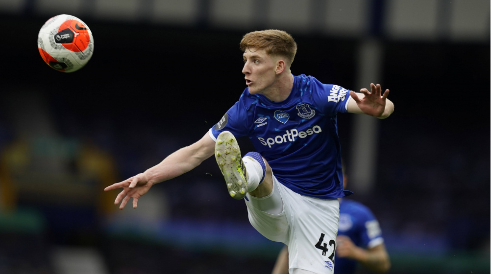 Everton teenager Anthony Gordon signs long-term deal - 