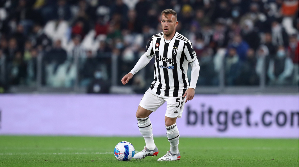 Em baixa na Juventus, Arthur pode ser trocado por centroavante do PSG