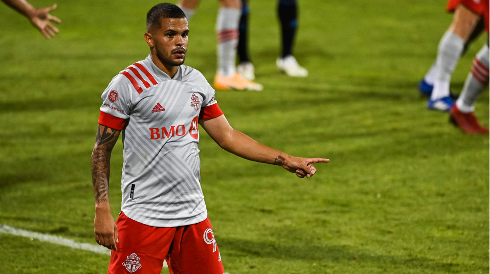 Auro joins Santos on loan - Toronto FC could receive a fee