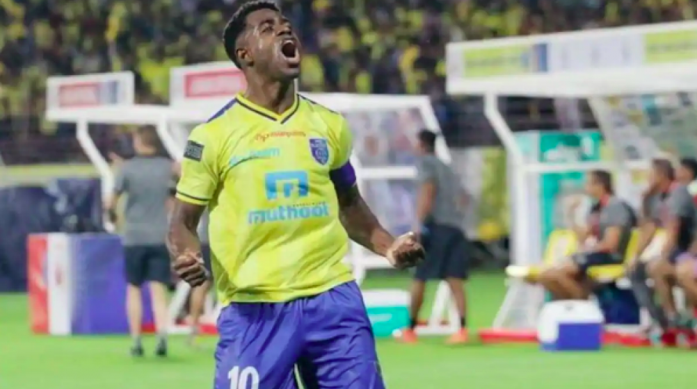  Ogbeche bids goodbye to friends in Kerala - Mumbai City official deny signing completion 