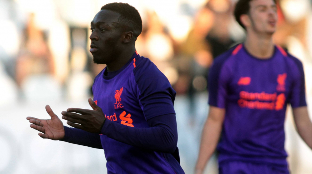 Adekanye verlässt Liverpool: „Traue dem nicht mehr“ – Interesse aus Italien & Co.
