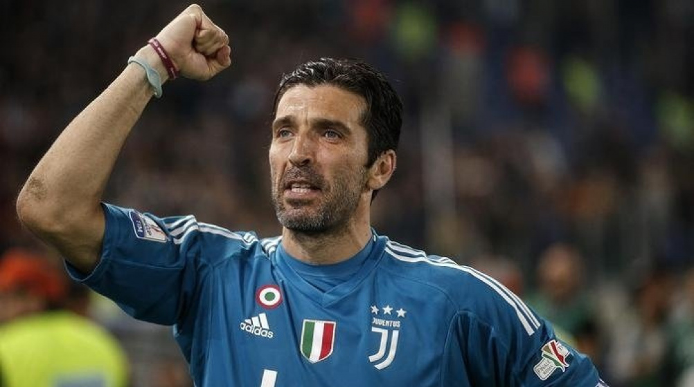 Liga włoska - Buffon kończy grę w Juventusie, zastąpi go Szczęsny