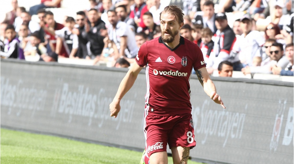 Caner Erkin 3 yıl daha Beşiktaş'ta