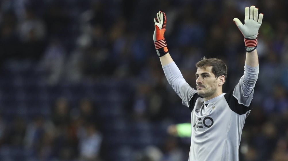 Casillas prolonga contrato com FC Porto por uma época, com mais uma de opção