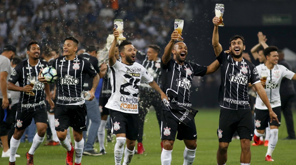 'Bis' de Jô 'vira' Fluminense e conduz Corinthians ao 'hepta' no 'Brasileirão'