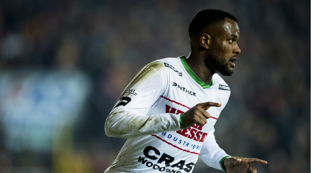 Cyle Larin to stay at Zulte Waregem? - Club sees striker as a potential asset 