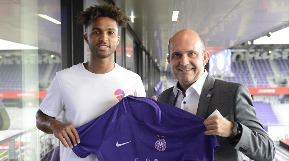 Palmer-Brown to remain at Austria Vienna - Loan deal with Man City extended