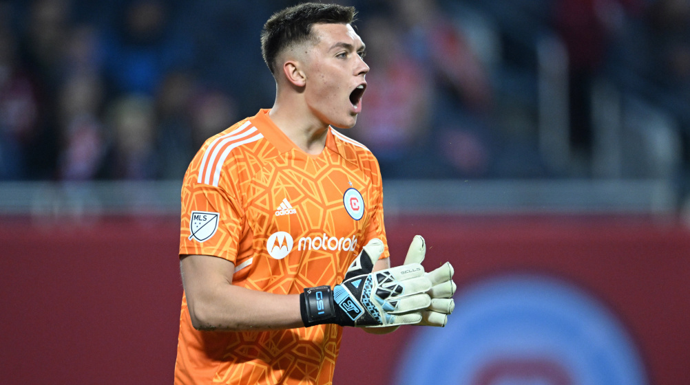 Gabriel Slonina joins Chelsea from Chicago Fire - Record deal for U18 goalkeeper