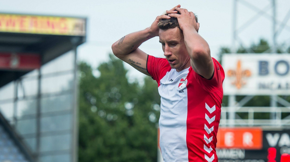 FC Emmen mag toch met naam seksshop op shirt spelen