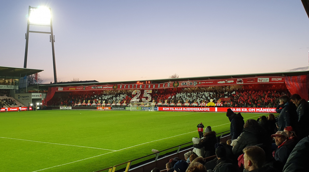 Groundhopping Aalborg BK: Außen Weserstadion, innen very british