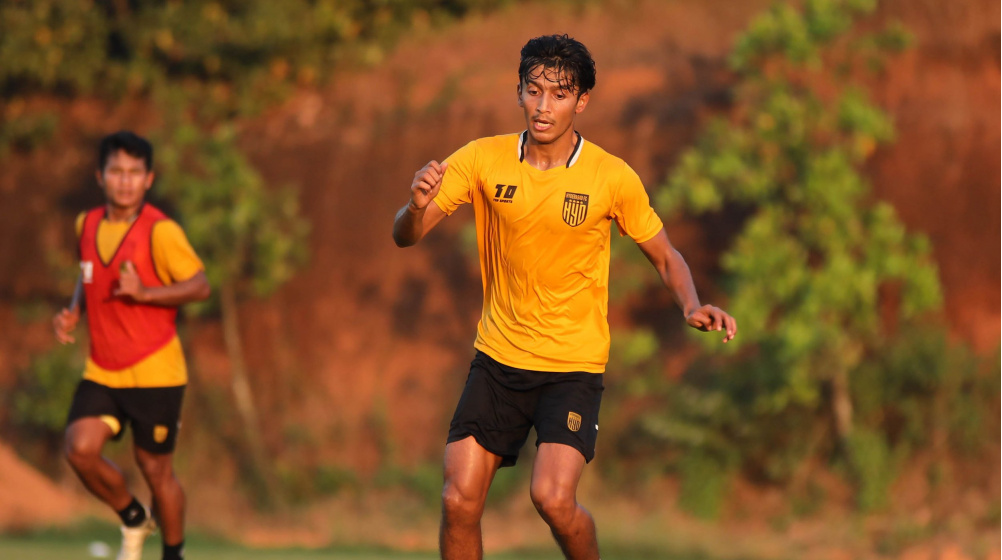 Hitesh Sharma extends contract with Hyderabad FC - 