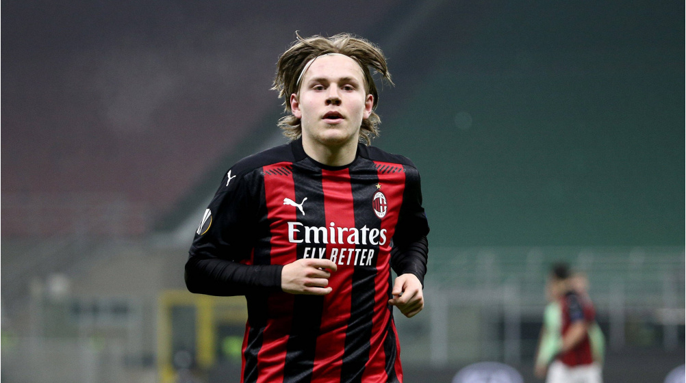 Bericht: Eintracht Frankfurt erkundigt sich bei AC Milan nach Hauge – Kostic-Ersatz?