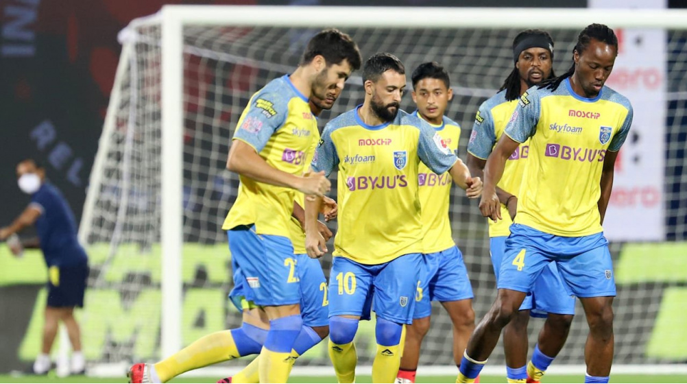 Kerala Blasters & SC East Bengal in problems - FIFA imposes transfer bans 