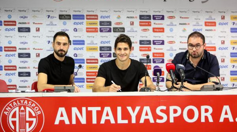 Antalyaspor, Arjantinli forvet Leschuk'u kadrosuna kattı