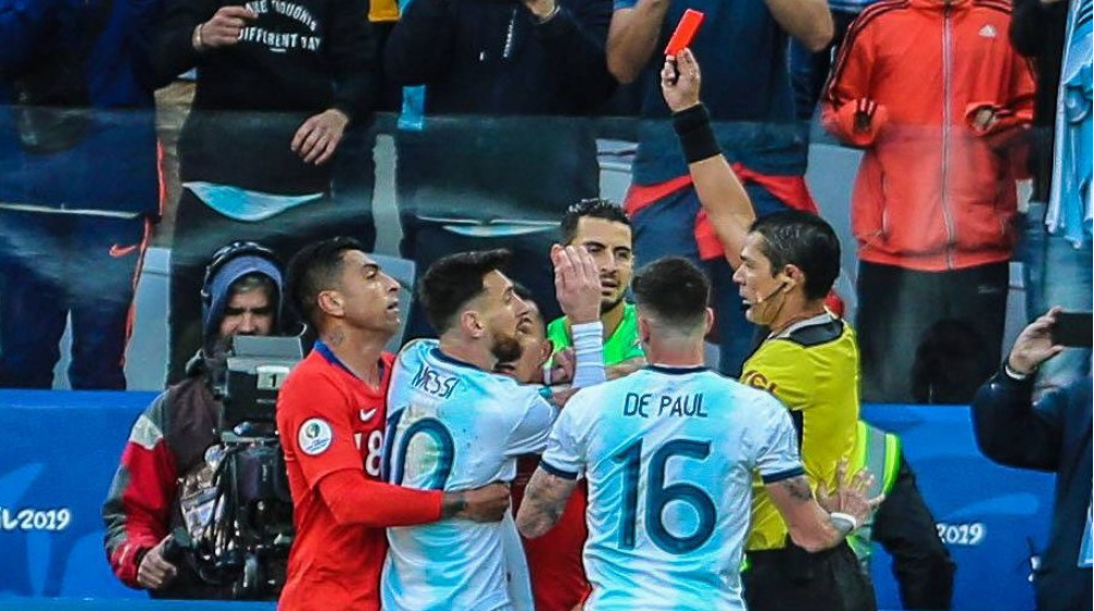 Argentinien sichert sich dritten Platz bei Copa – Messi sieht Rot nach 37 Minuten