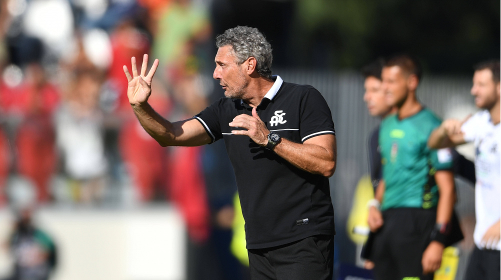 US Lecce-Trainer D'Aversa nach Kopfstoß entlassen - Gotti Nachfolger