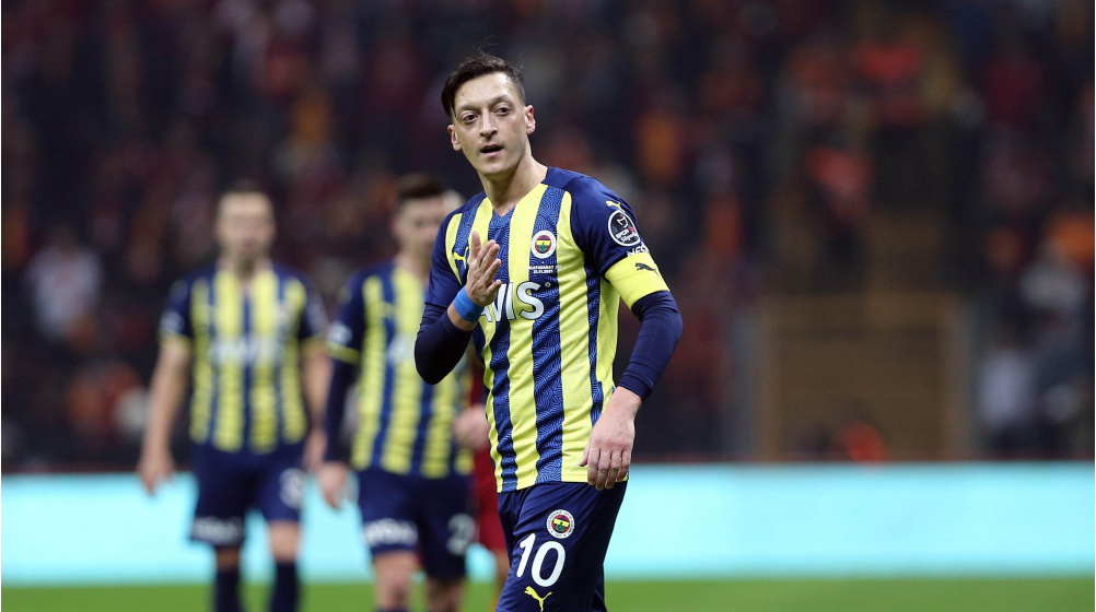 Mesut Özil: Karriereende nur bei Fenerbahce