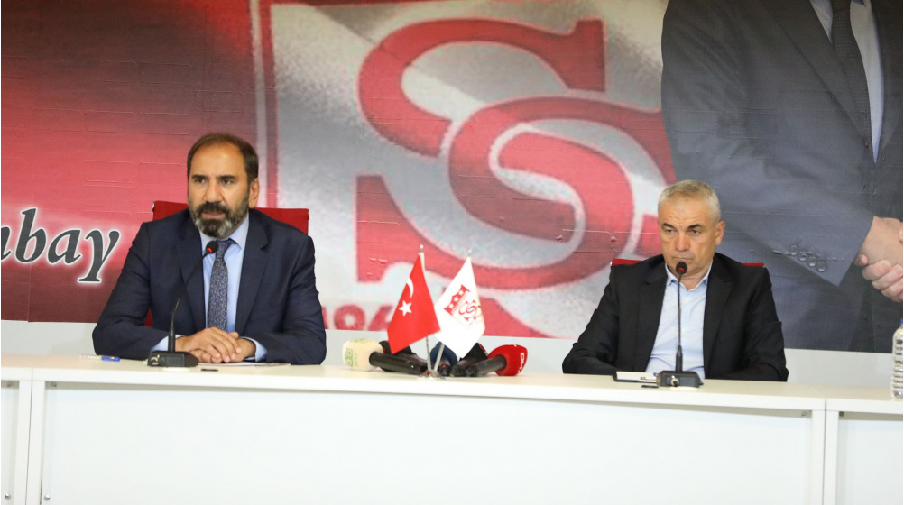 Sivasspor, Rıza Çalımbay ile devam ediyor