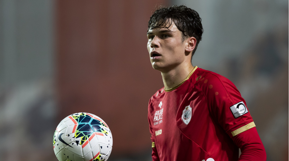 Royal Antwerp FC licht optie talentvolle back Quirynen