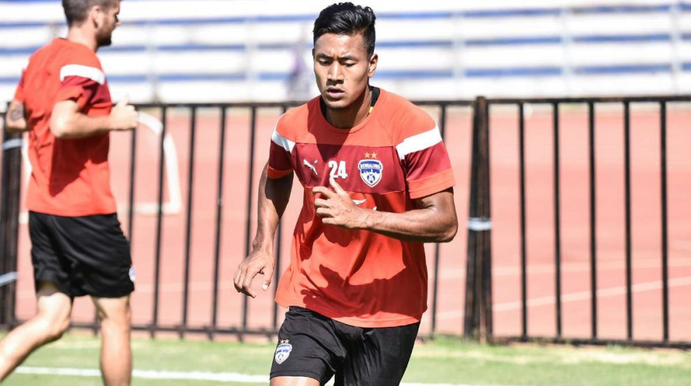 Kerala Blasters FC interested in Salam Ranjan Singh as  ATK are looking to off-load the centre-back.