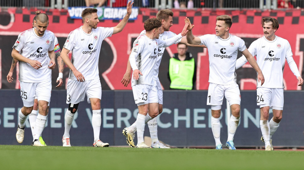 2. LIga: St. Pauli und Holstein Kiel marschieren Richtung Bundesliga
