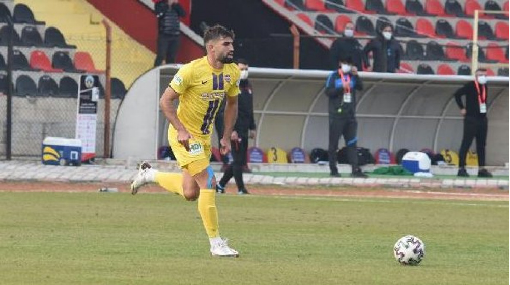 Eyüpspor’un başarılı stoperi Taha Can Velioğlu, TFF 1. Lig ekiplerinin radarına girdi