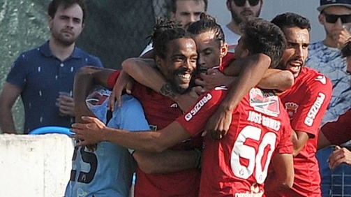 Fábio Fortes a festejar o seu golo para o 1-0 frente ao FC Famalicão na segunda jornada da Ledman Liga PRO. ©imago 