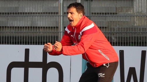 © imago / Kenan Kocak, Trainer des SV Sandhausen, feuert sein Team an