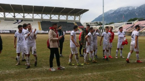 Manisaspor'un genç futbolcuları maç sonrası