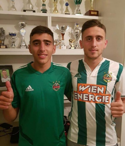 Rapid Wien'de forma giyen kardeşler Melih ve Mücahit İbrahimoğlu