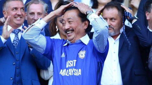 Vincent Tan feiert den Aufstieg von Cardiff City