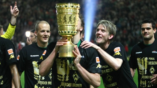 © imago / Pokalsieger 2009: Peter Niemeyer und Werder Bremen