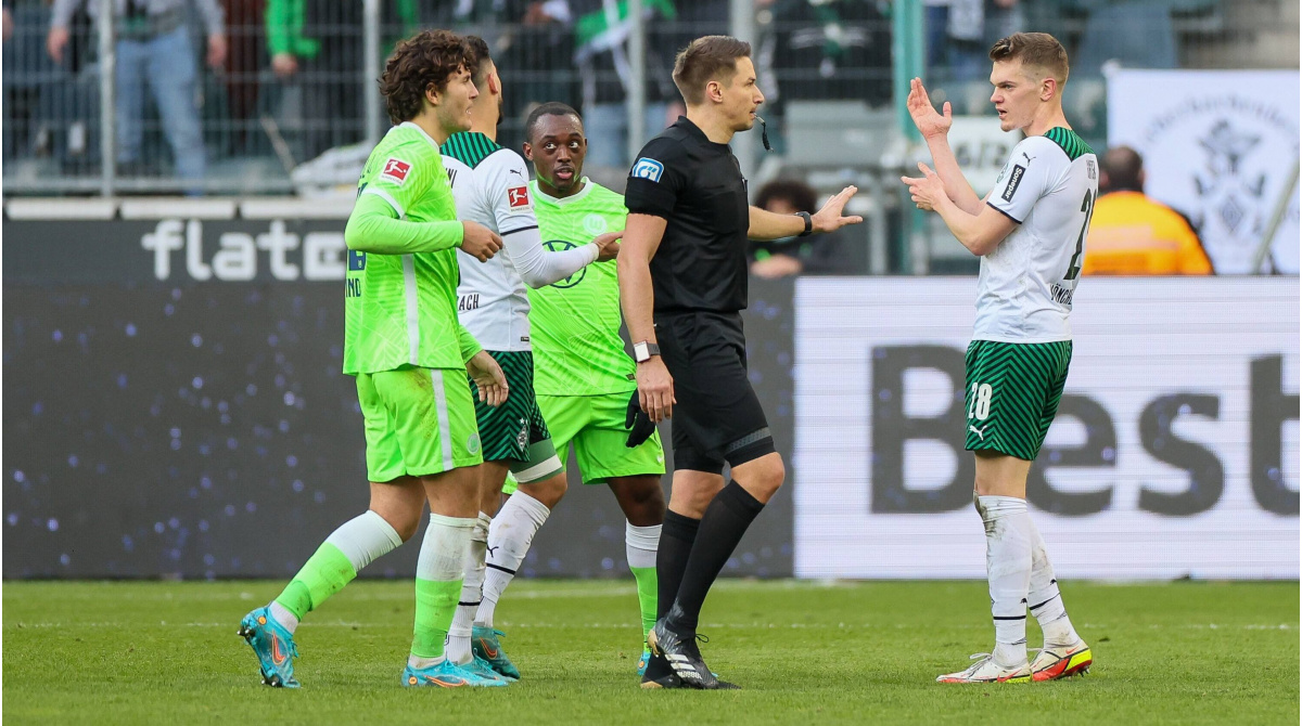Bundesliga: Borussia Mönchengladbach jubelt spät, aber zu früh – Hertha BSC setzt Sieglosserie fort thumbnail