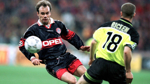 Christian Nerlinger 1997/98 im Trikot des FC Bayern gegen seinen späteren Arbeitgeber Borussia Dortmund mit Lars Ricken