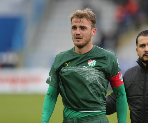 Altyapısında yetiştiği Bursaspor'da A takımda kaptanlığa kadar yükselen Ertuğrul Ersoy, 2019 yaz transfer döneminde Le Havre'ye transfer oldu