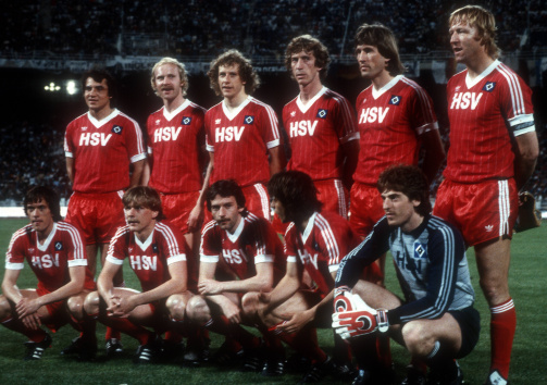 Mit Magath, Rolff, Kaltz & Co.: Die Mannschaft des Hamburger SV im Mai 1983.