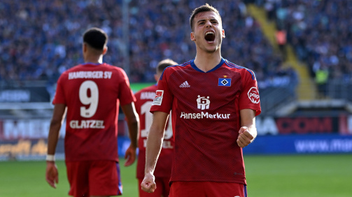 HSV-Neuzugang László Bénes jubelt über einen seiner beiden Saisontreffer in der 2. Liga