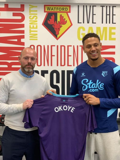 © DDS / Maduka Okoye (r.) und sein Berater freuen sich über den Transfer zum FC Watford