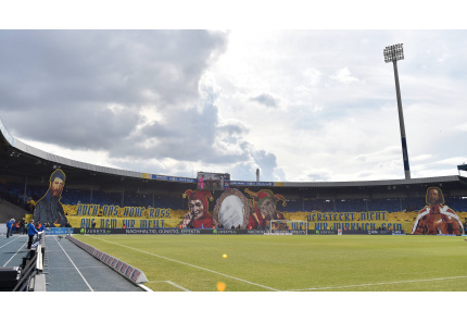 EINTRACHT-Stadion, Eintracht Braunschweig 2022-23 Fans Choreo Tifo Ultras